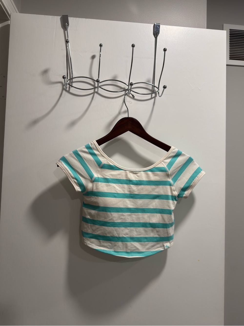 JoyLab Striped Cropped Short Sleeve Workout Top Built-in Bra Small